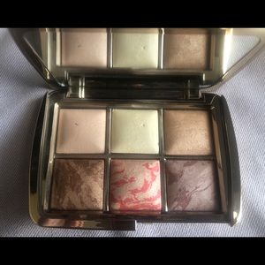 Hourglass Ambient Lightning Edit Sculpture Palette